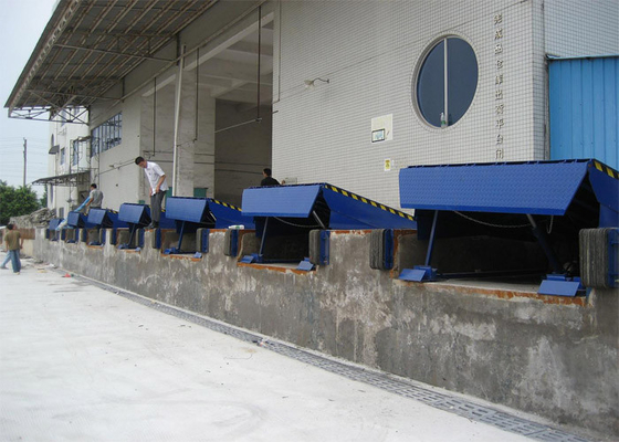 Single Cylinder Hydraulic Dock Levelers For Sea Port Physical Distribution